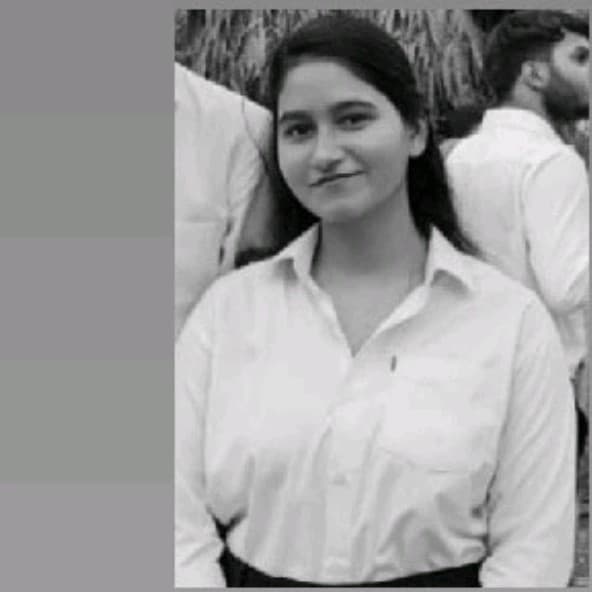 Portrait of Nidhi Gond, Full-Stack Developer